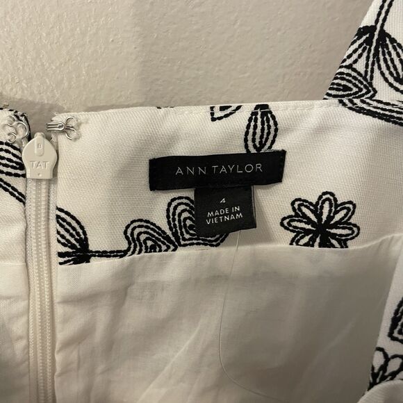 Ann Taylor NWT PETITE FLORAL COTTON LINEN SHEATH DRESS IN WINTER WHITE SZ 4 - Picture 6 of 8